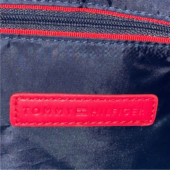 Tommy Hilfiger Shoulder Bag Crossbody Cream Color with Strap - Picture 8 of 12